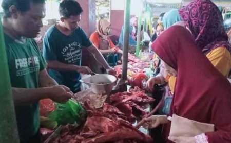 Menjelang Idul Adha, Harga Daging Naik, Daging Beku Jadi Andalan di Mataram
