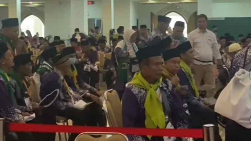 Pemkot Mataram Tuntaskan Pemberangkatan 725 Jemaah Calon Haji ke Arab Saudi