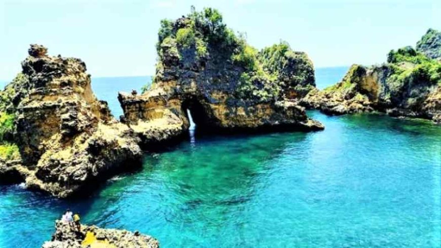 Taman Wisata Alam Gunung Tunak – Raja Ampat-nya Mandalika!